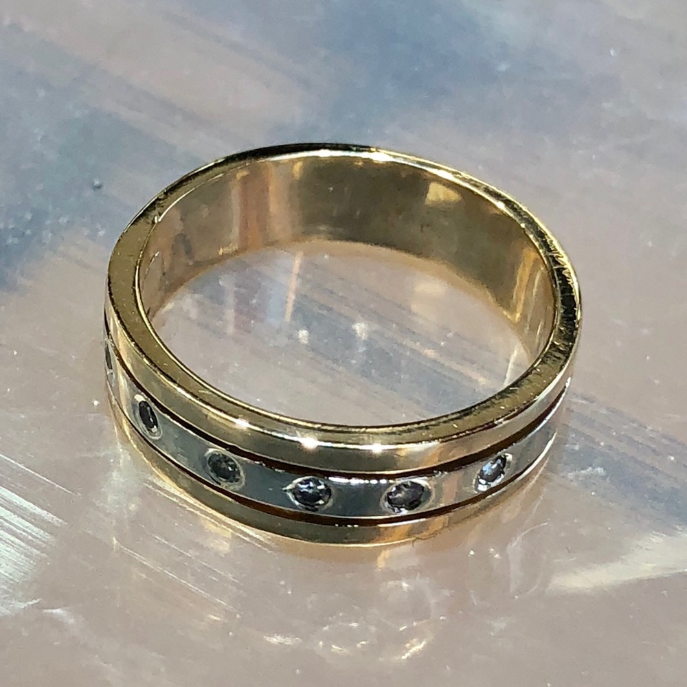 18K gold with diamonds